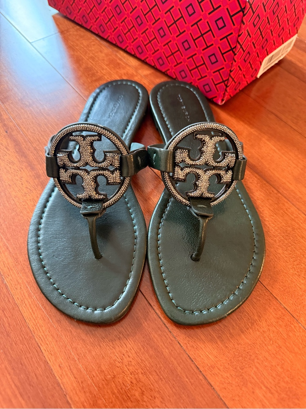 Tory Burch Emerald Leather Sandals with Crystal Logo - Picture 3 of 4